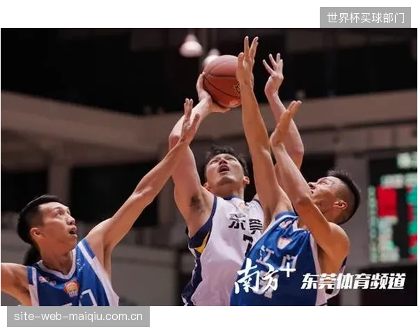 替补球员李东炅在热身赛展现了出色的脚法，或成为轮换阵容的得分点。